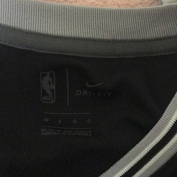 Nike NBA San Antonio Spurs Leonard #2 Jersey - Picture 3 of 3